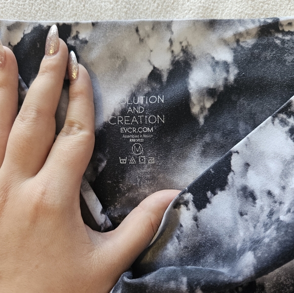 Evolution and creation,  cropped workout leggings, size med - Picture 2 of 3